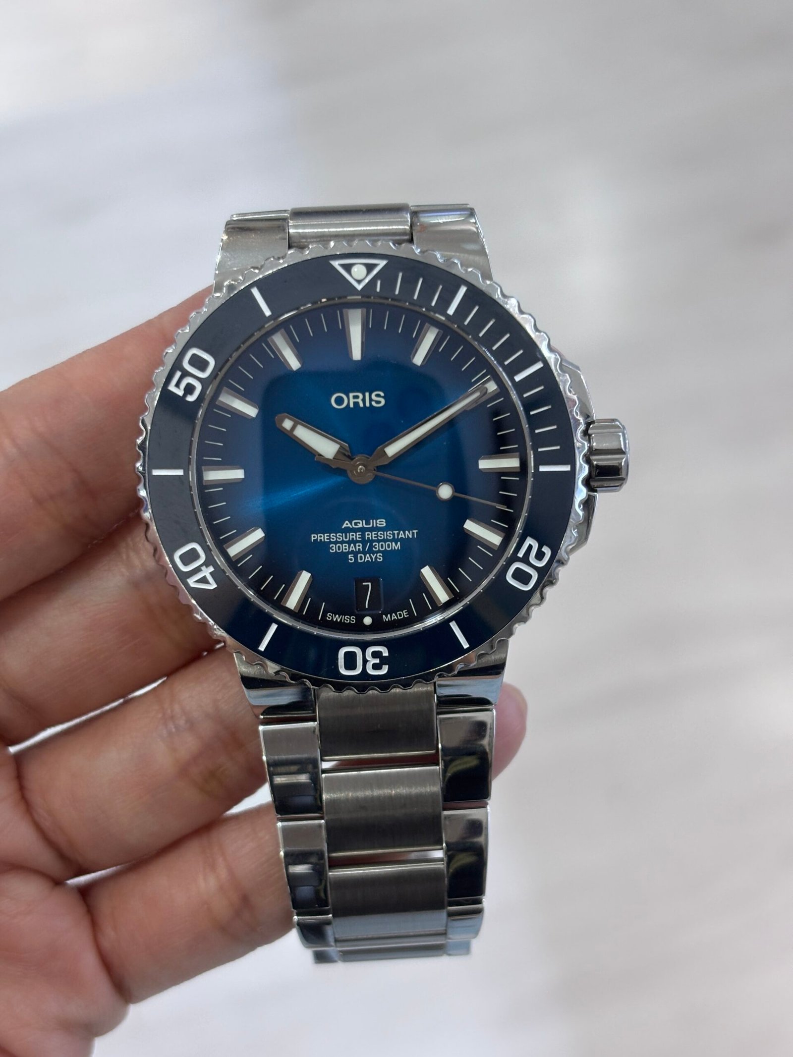 Oris Aquis Date Calibre 400 "5 Days" Blue Dial - Image 3