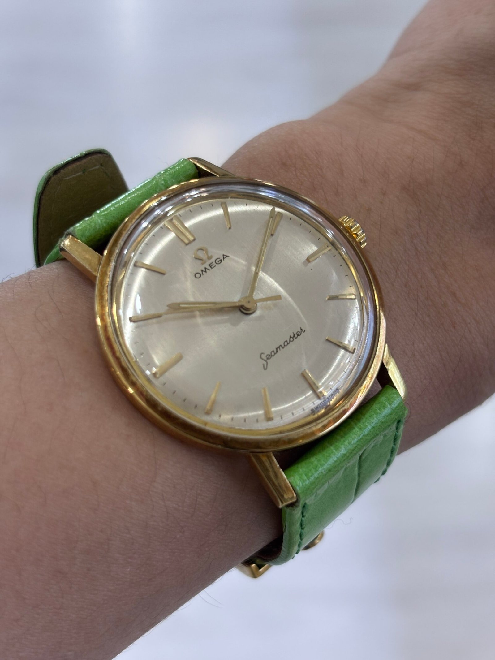 Vintage Omega Seamaster Manual-Wind / Automatic Dress Watch - Image 3